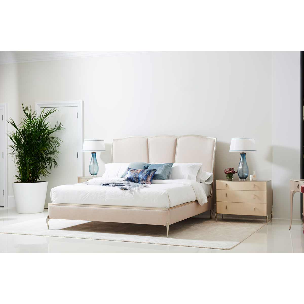 Un-Deux-Trois Bedroom Interior | Contemporary Luxury Exclusive Designer Modern Furniture