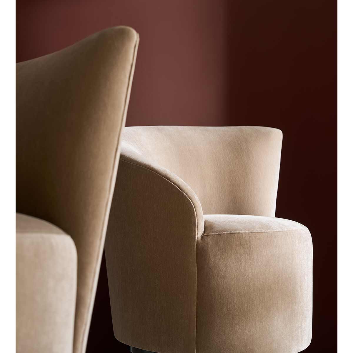 Quasi Swivel Accent Chair | Caracole Classic Collection | Elegant Contemporary Luxury Exclusive Designer Furniture